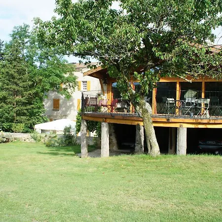 بيت ضيافة Domaine Du Tisserand *
