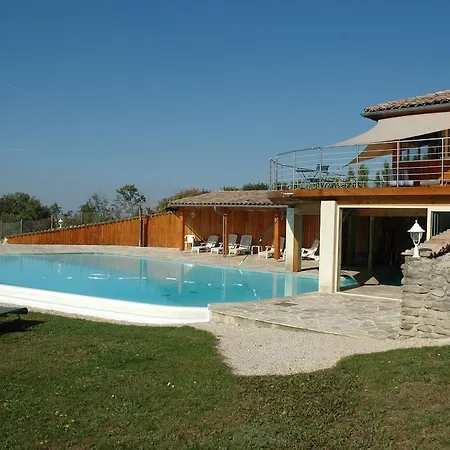 بيت ضيافة Domaine Du Tisserand